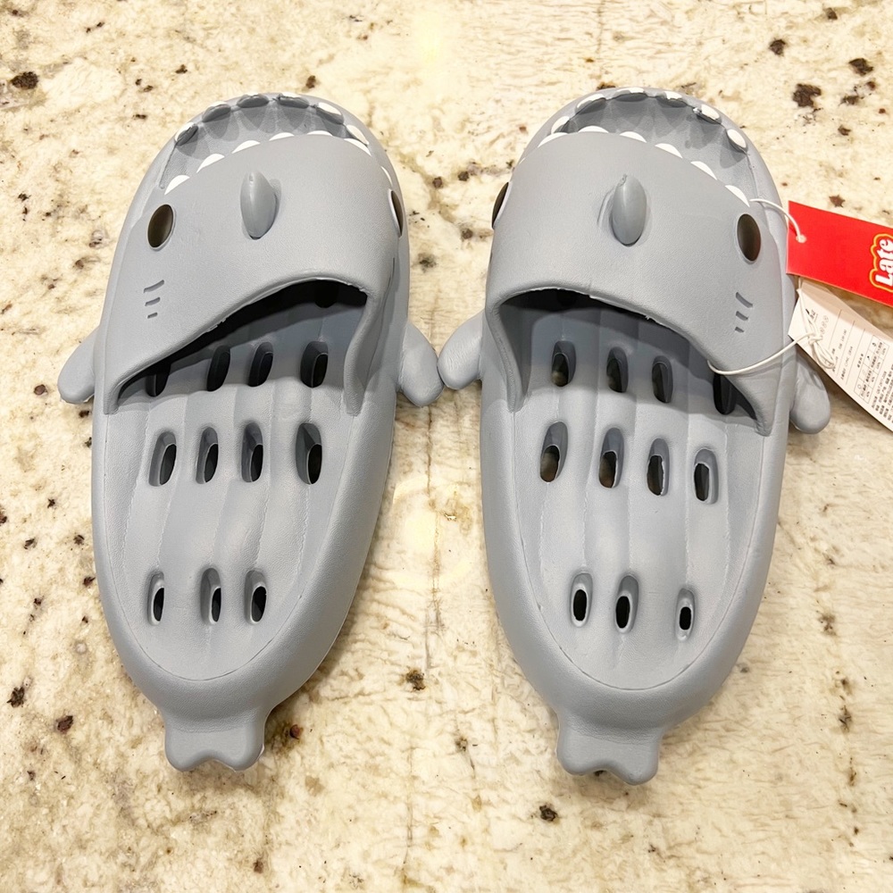 Shark Slides / Shower Shoes with Drain Holes! Size 38-39 - Great for Dorm Life!